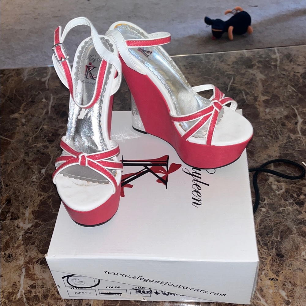 KAYLEEN By Los Angeles Red and White Wedges